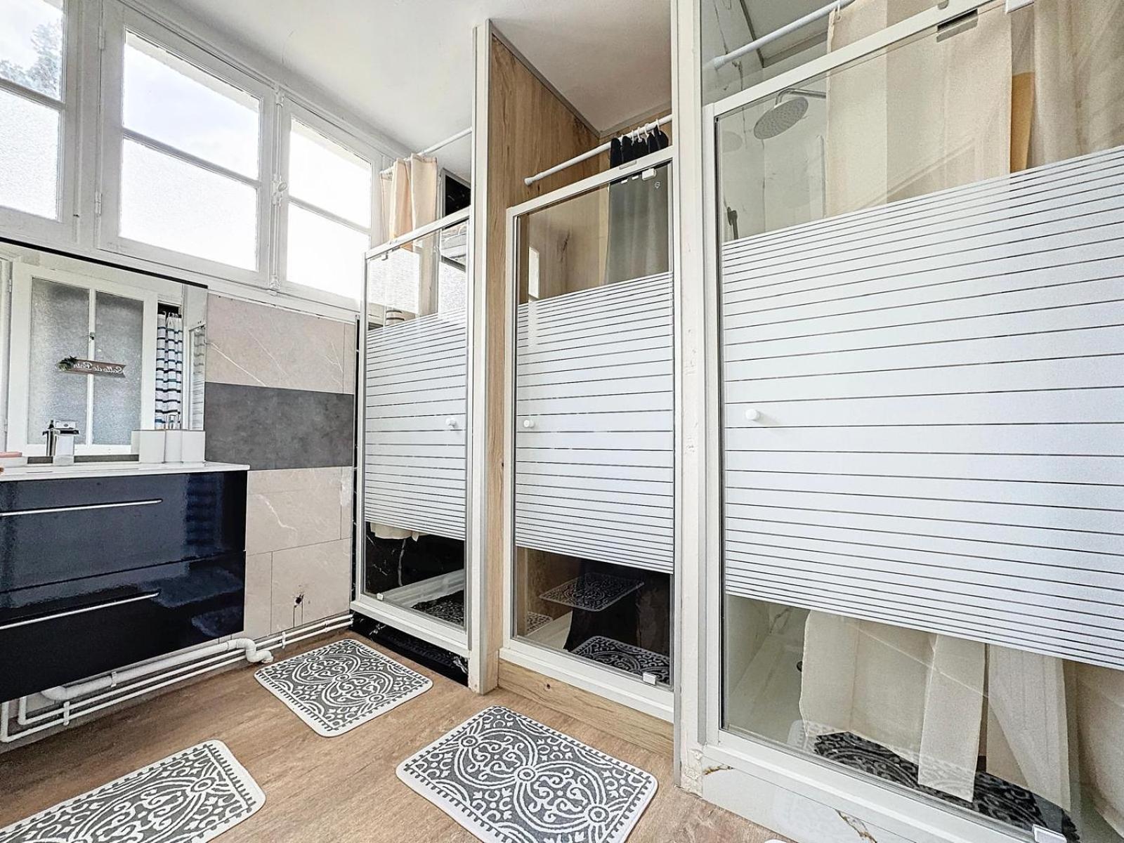 A1 Champagne Residence - 200 M2 14 Personnes 2 Toilets 4 Showers - Hyper Centre - Chalons En Champagne Dış mekan fotoğraf